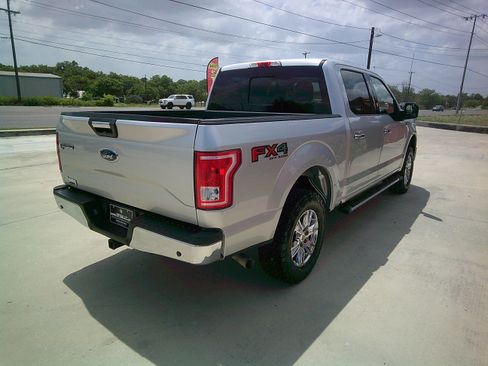 Used 2017 Ford F150 XLT AWD/4WD image 3