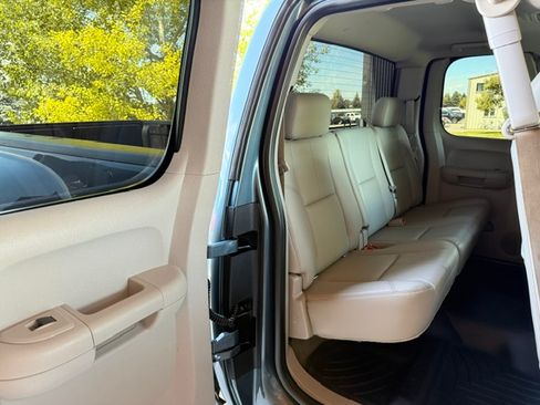 Used 2011 Chevrolet Silverado 3500 4x4 Extended Cab LTZ image 19