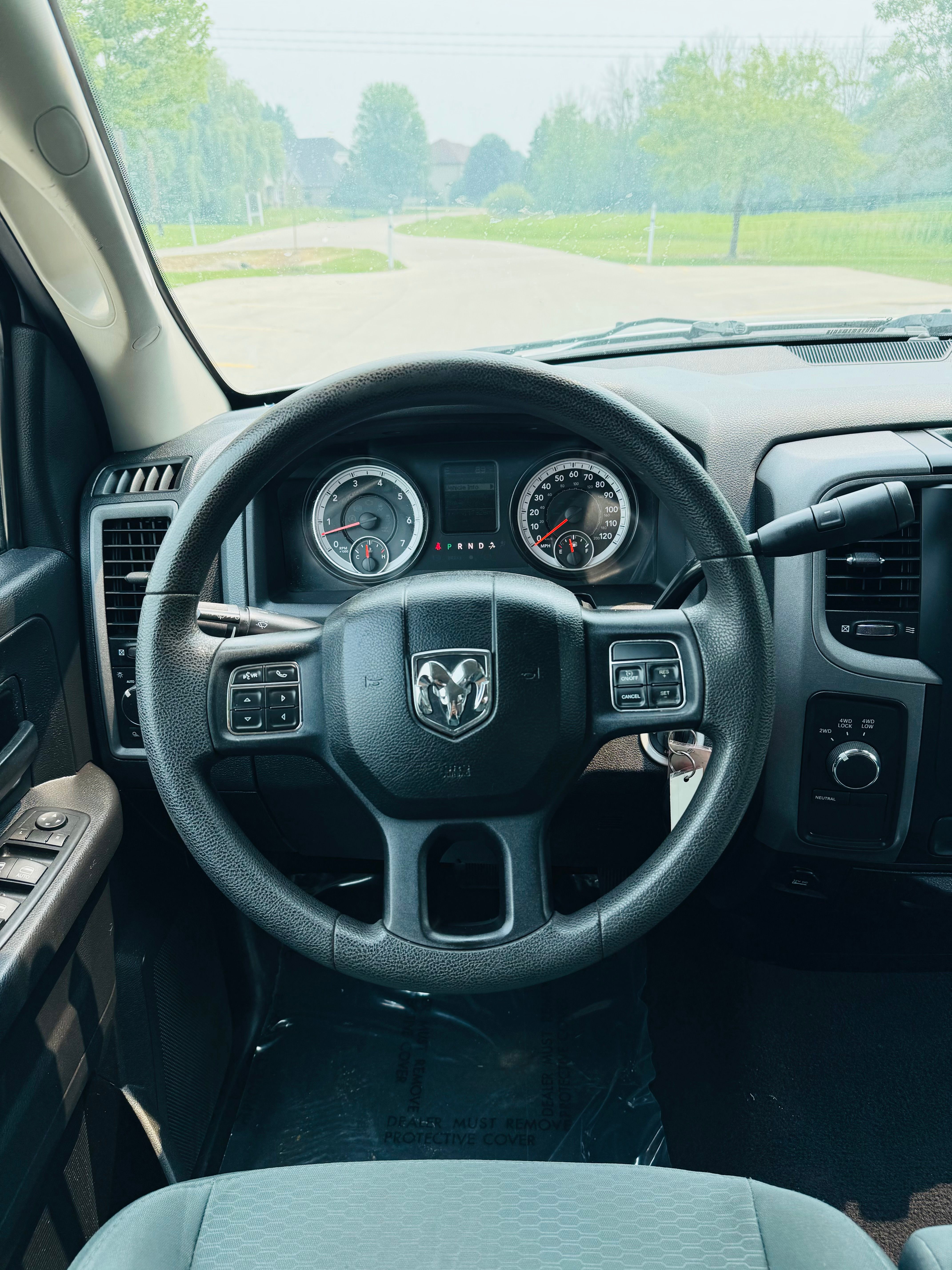 Used 2015 RAM 1500 4x4 Quad Cab ST image 9