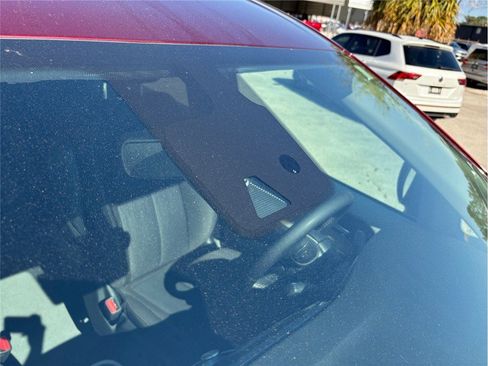 Used 2023 Chrysler Voyager LX image 12