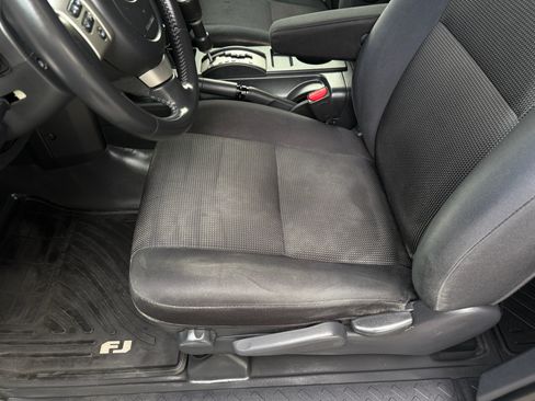 Used 2014 Toyota FJ Cruiser AWD/4WD image 64