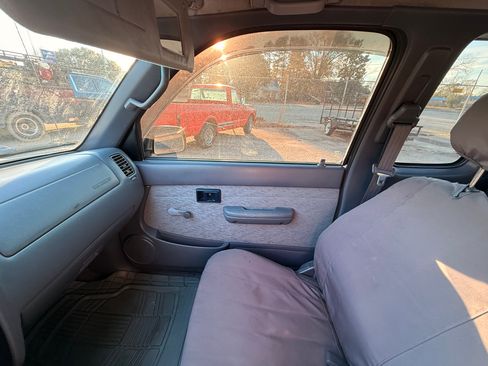 Used 1999 Toyota Tacoma PreRunner image 11