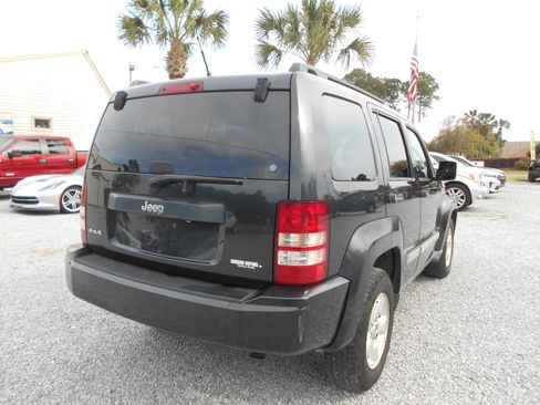 Used 2011 Jeep Liberty Sport image 5