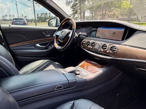 Used 2014 Mercedes-Benz S 550 Sedan w/ Sport Package image 8