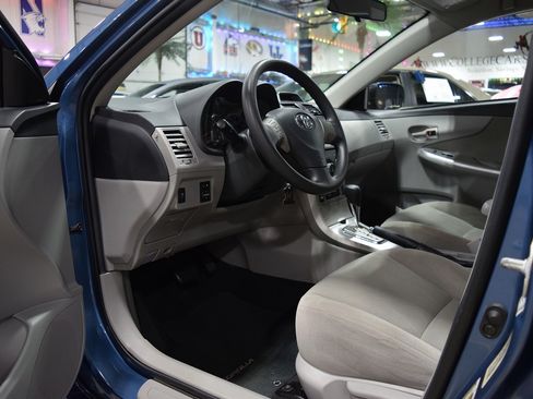 Used 2013 Toyota Corolla LE image 15