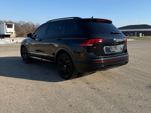 Used 2022 Volkswagen Tiguan SE R-Line image 5