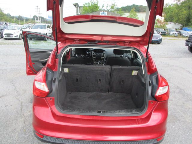 Used 2012 Ford Focus SEL Hatchback FWD image 43
