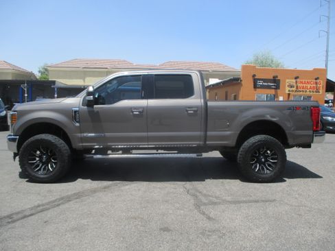 Used 2018 Ford F350 4x4 Crew Cab Super Duty image 4