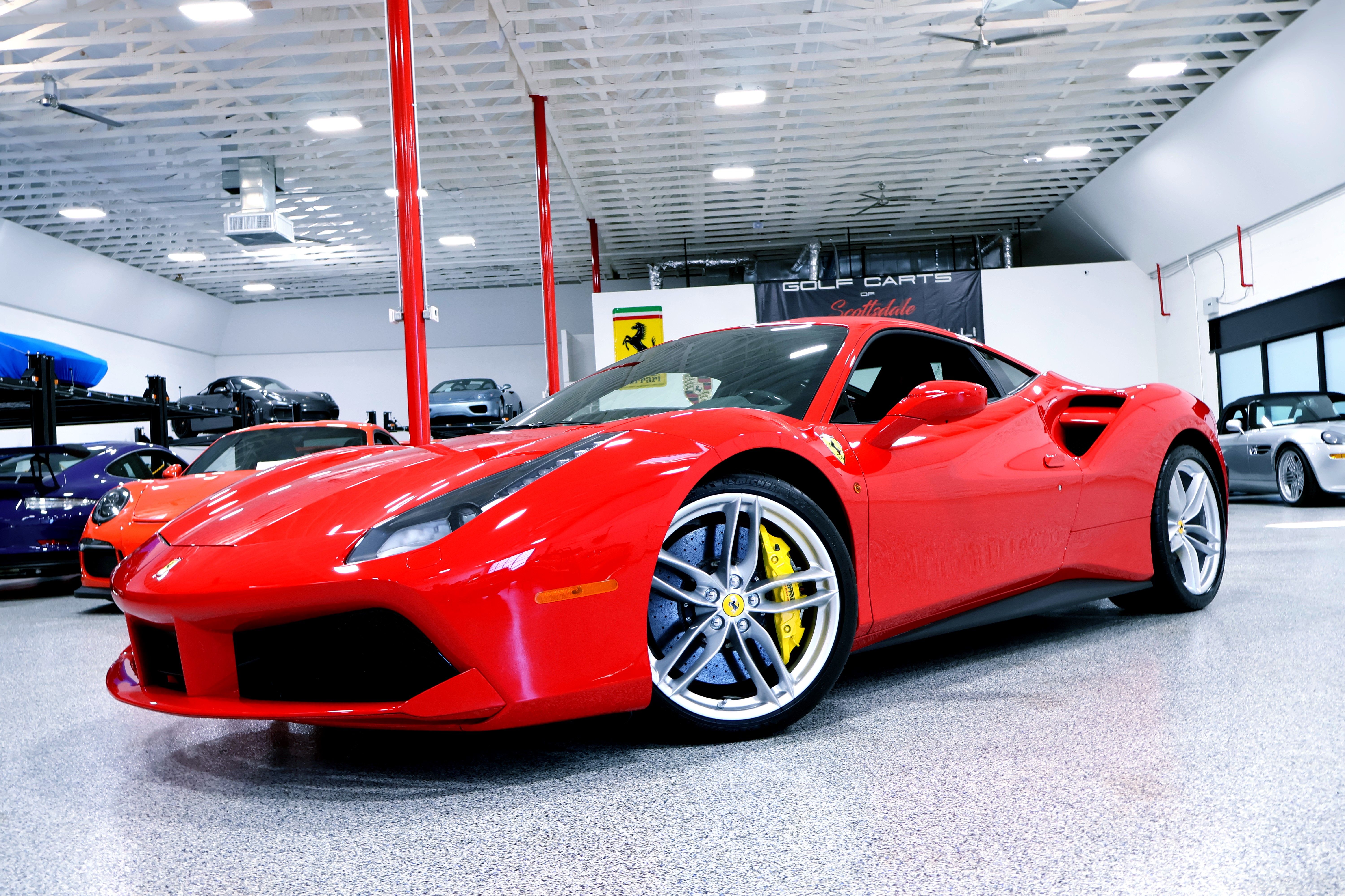 Used 2018 Ferrari 488 GTB RWD image 3