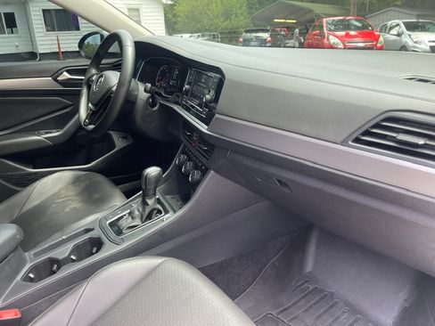 Used 2020 Volkswagen Jetta SE FWD image 12