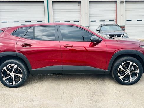 Used 2025 Chevrolet Trax RS image 7