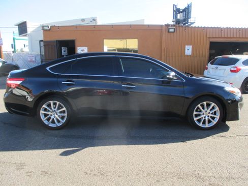 Used 2013 Toyota Avalon XLE Premium image 1