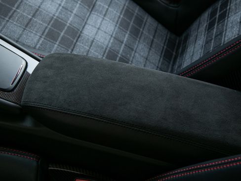 Used 2018 Porsche 911 GT2 RS image 76