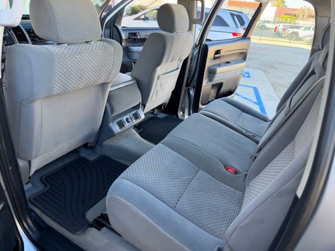 Used 2010 Toyota Tundra image 23