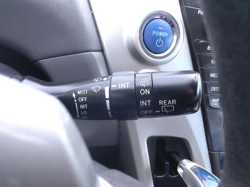 Used 2012 Toyota Prius V Five image 28