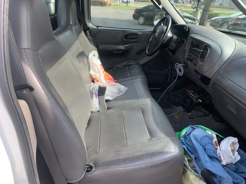 Used 2004 Ford F150 image 2