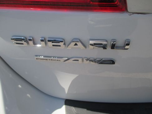 Used 2017 Subaru Outback 2.5i Limited AWD/4WD image 16