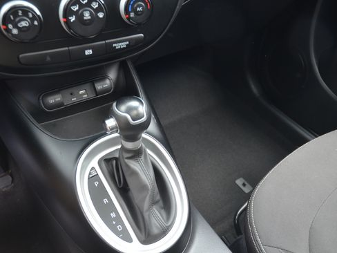 Used 2016 Kia Soul image 19