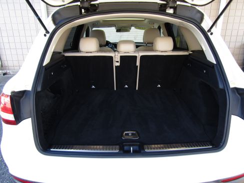 Used 2016 Mercedes-Benz GLC 300 image 11