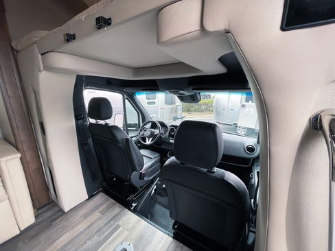 Used 2020 Mercedes-Benz Sprinter 4500 image 4