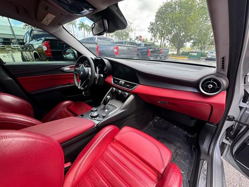 Used 2018 Alfa Romeo Giulia Ti Sport RWD image 14