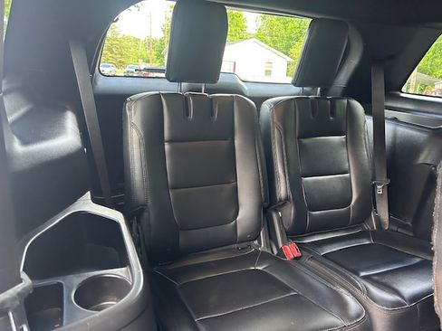 Used 2016 Ford Explorer 4WD XLT image 29