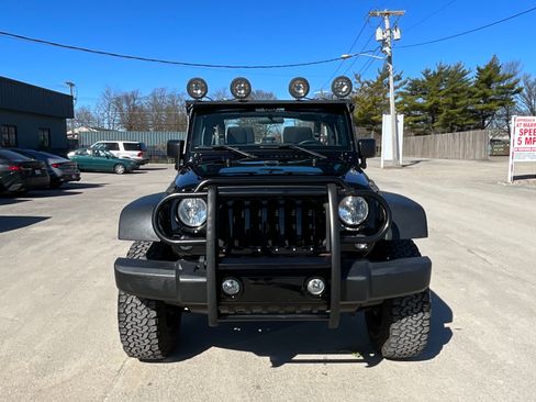 Used 2016 Jeep Wrangler Sport AWD/4WD image 2