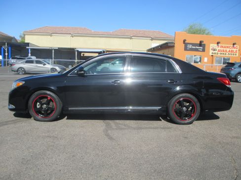 Used 2012 Toyota Avalon Limited FWD image 1