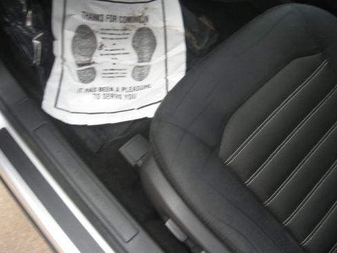 Used 2014 Ford Fusion SE image 9