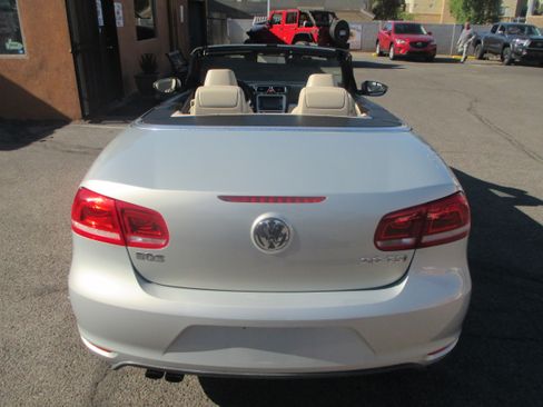 Used 2012 Volkswagen Eos Komfort Hard Top Convertible 2 FWD image 18