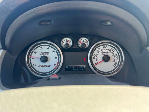 Used 2011 Ford Focus SES Sedan FWD image 24