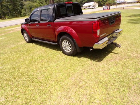 Used 2016 Nissan Frontier 2WD Crew Cab image 4