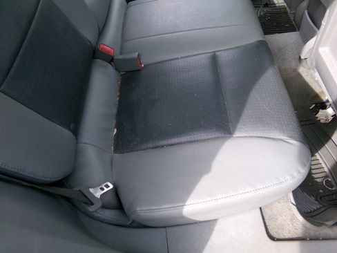 Used 2008 Dodge Avenger R/T image 11