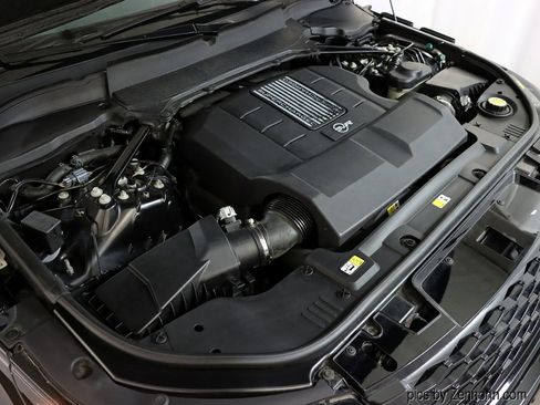 Used 2017 Land Rover Range Rover Sport SVR image 40