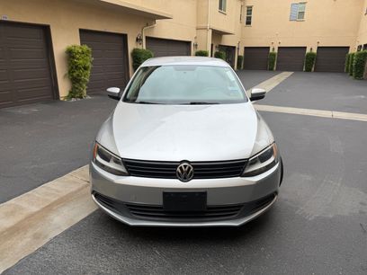 Used 2012 Volkswagen Jetta SE Sedan