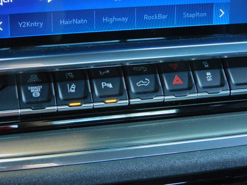 Used 2024 Chevrolet Silverado 2500 High Country image 34