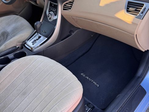 Used 2012 Hyundai Elantra image 17