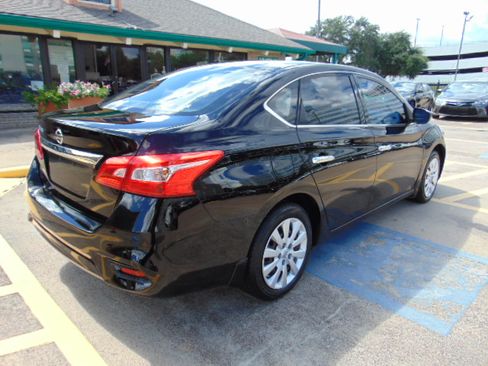 Used 2016 Nissan Sentra S image 7