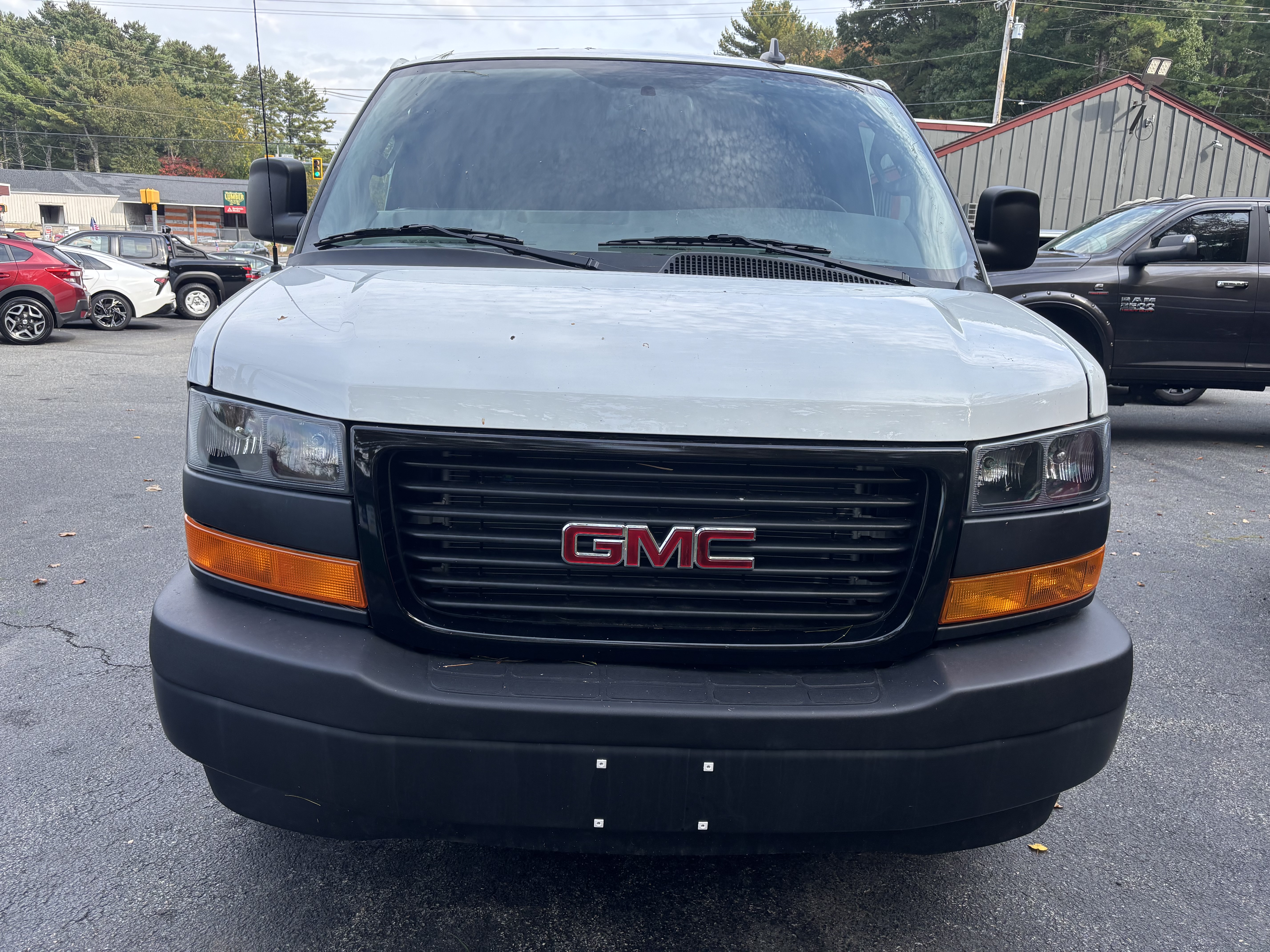 Used 2025 GMC Savana 2500 UNAVAIL RWD image 1