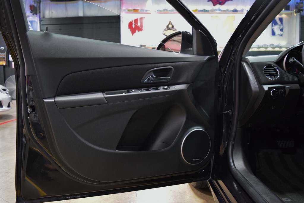 Used 2015 Chevrolet Cruze LT FWD image 30