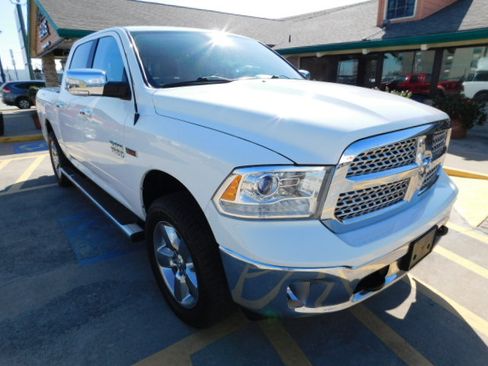 Used 2018 RAM 1500 Laramie image 2