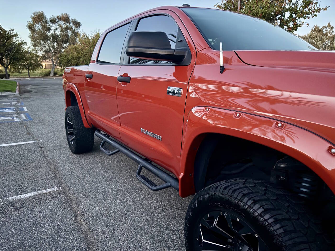 Used 2016 Toyota Tundra 4x4 CrewMax w/ SR5 & TRD Pkgs image 30