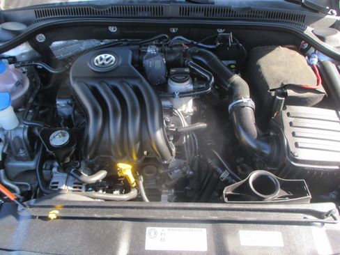 Used 2014 Volkswagen Jetta SE Sedan 4D FWD image 15