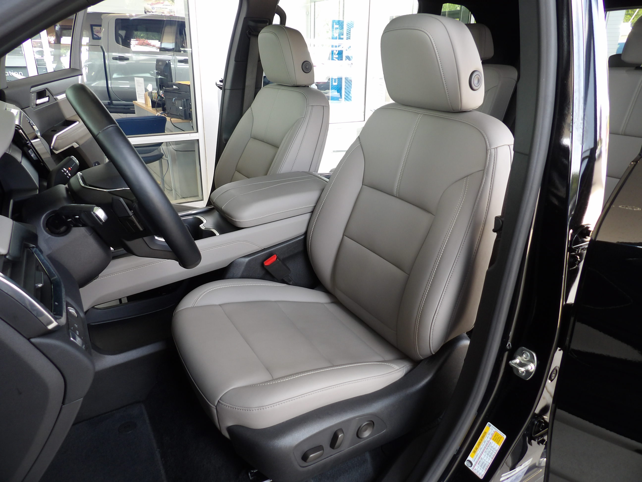 Used 2026 GMC Acadia FWD Elevation image 15