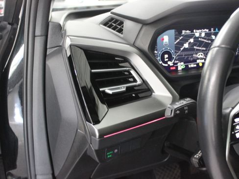 Used 2024 Audi Q4 e-tron Premium Plus image 18