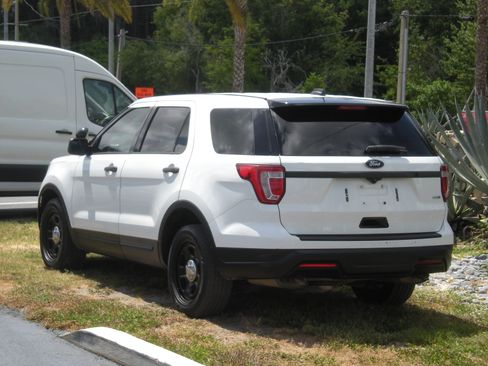 Used 2018 Ford Explorer 4WD Police Interceptor image 3
