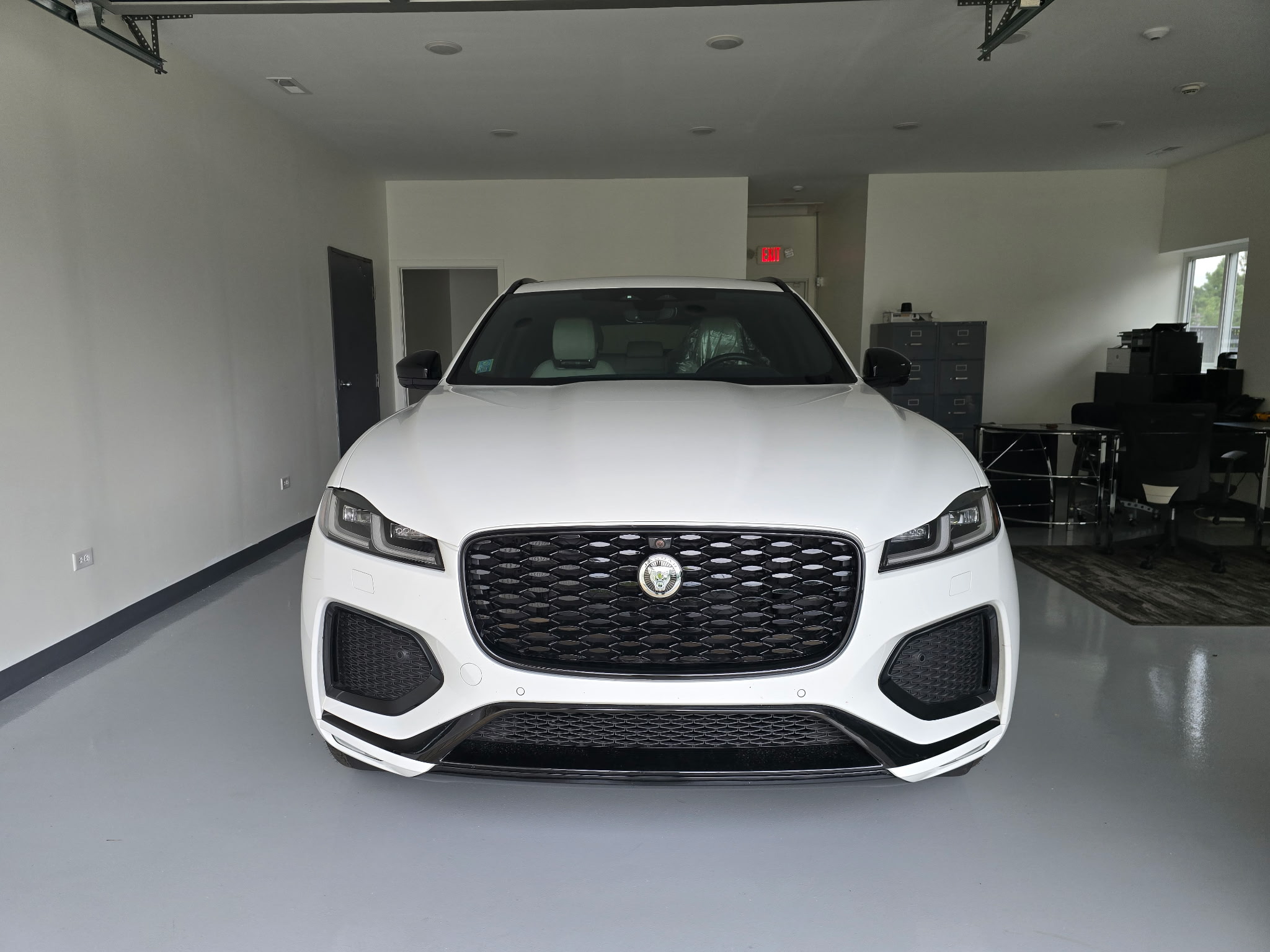 Used 2026 Jaguar F-PACE R-Dynamic S AWD/4WD image 2