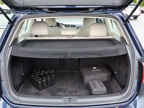 Used 2015 Volkswagen Golf 2-Door FWD image 16