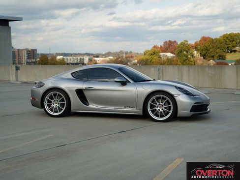 Used 2022 Porsche 718 Cayman GTS image 2