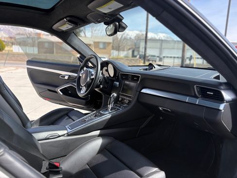 Used 2015 Porsche 911 Carrera 4S image 13